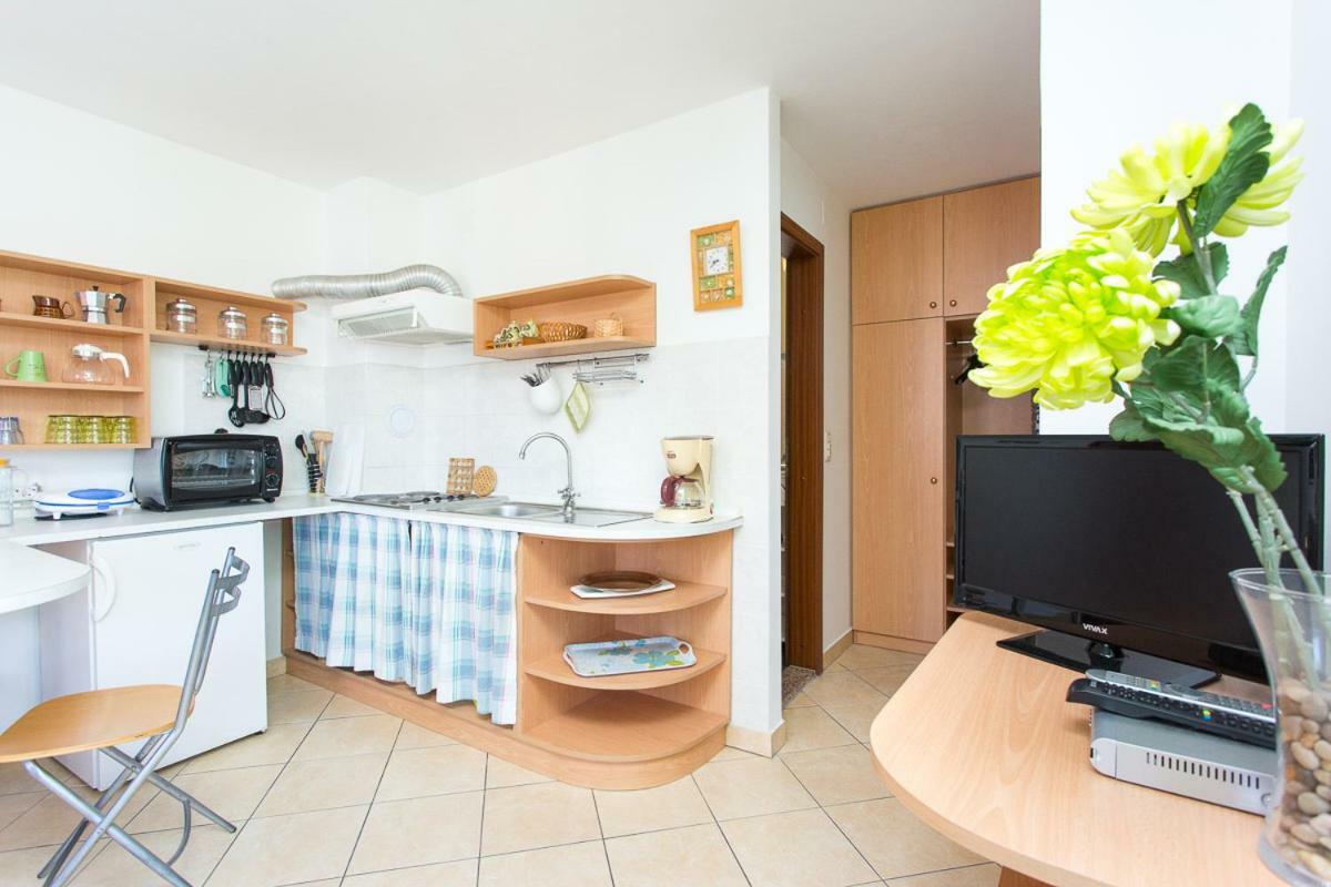 1-Bedroom Apartment With Loggia In Punat Island Krk Экстерьер фото