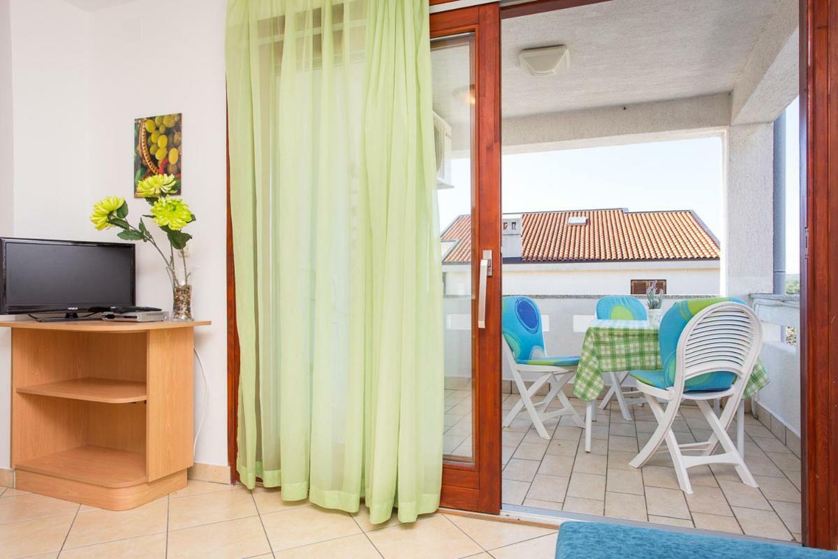 1-Bedroom Apartment With Loggia In Punat Island Krk Экстерьер фото